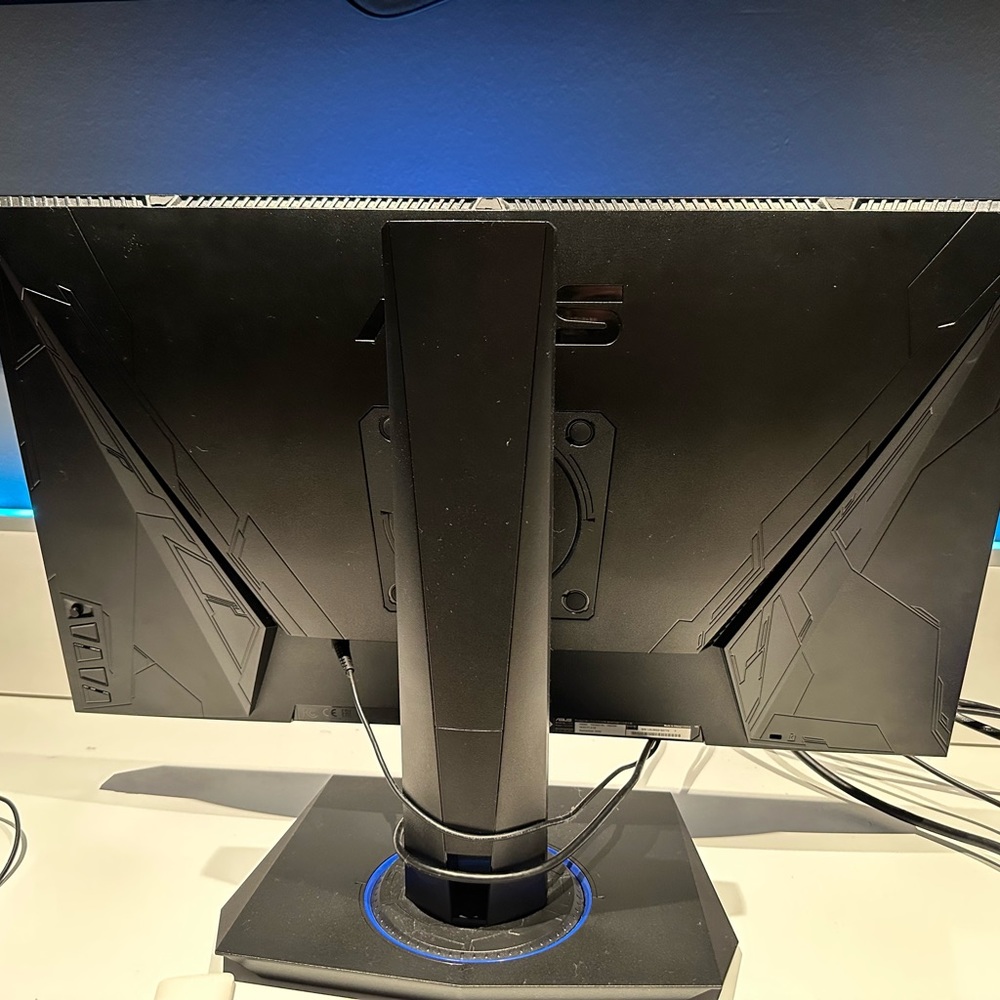 DESKTOP PC - Picture 2 of 3